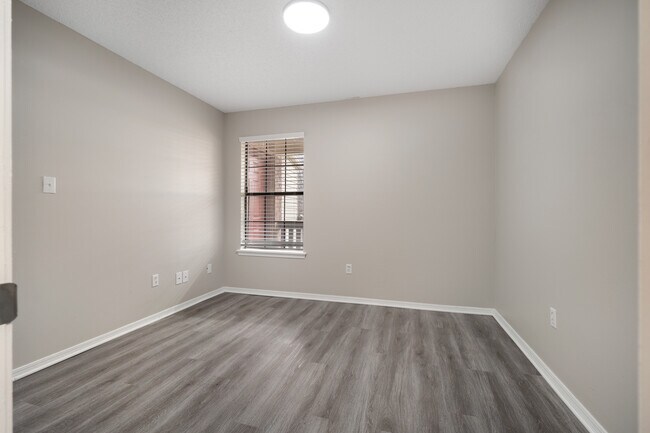 Foto del edificio - Harbortown Apartments