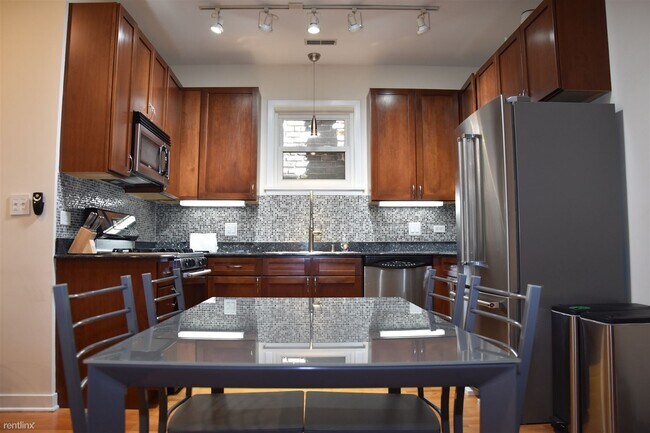 2 Br 2 Bath 1339 W Fillmore St Apt C C Apartment For Rent In