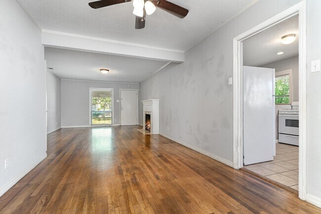 Foto del edificio - 7802 Morton St