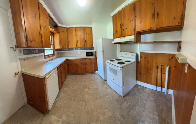 Building Photo - Fairforest Subdivision