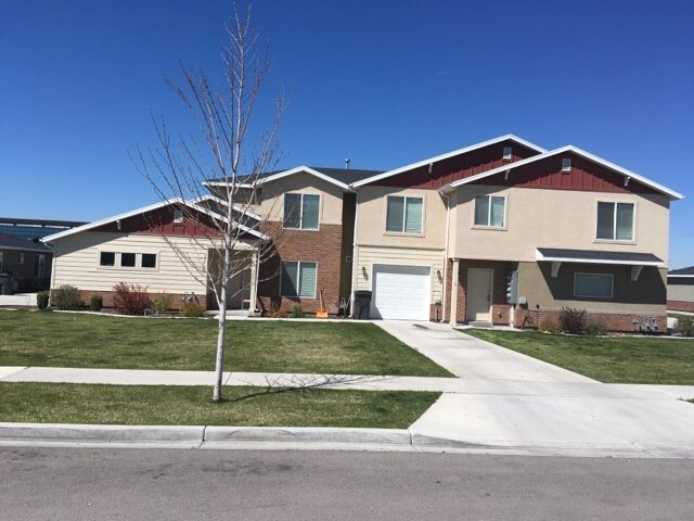 Foto principal - Spacious 3 Bed, 2 Bath Home in Pleasant Gr...
