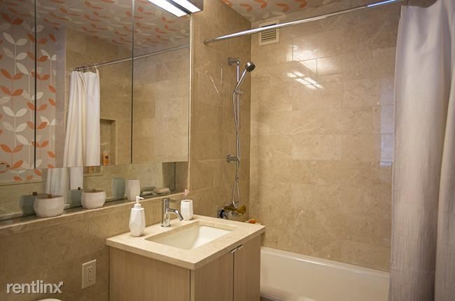 Foto principal - 2 br, 2 bath Apartment - 150 W 62 st