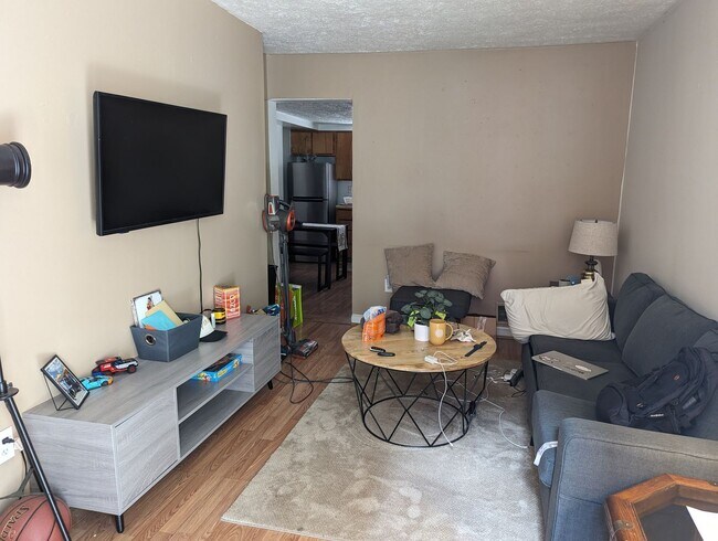Foto del edificio - 2419-2423 Carey Way