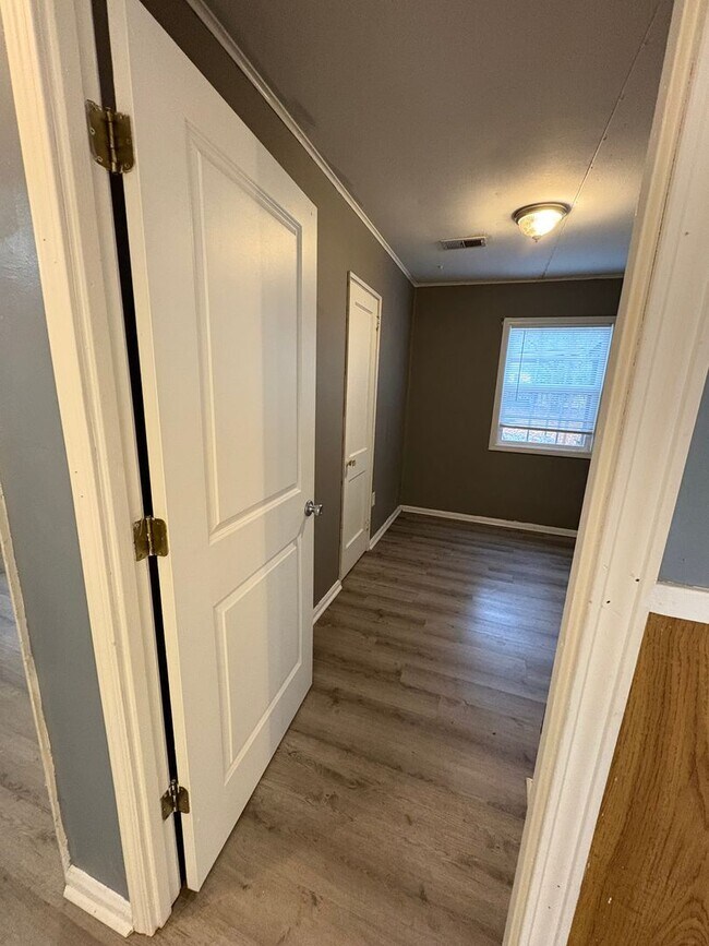 Foto del edificio - 3 Bedroom 1 Bath Home Millington convenient to Navy Base and Hwy 14