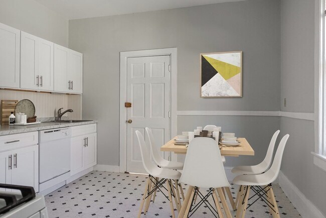 Building Photo - 28 Flagg St