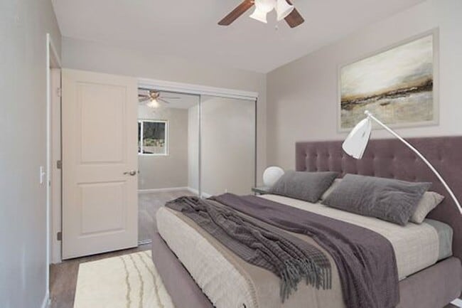 Building Photo - "Coming Soon" Upper floor 1 bedroom in quiet neighborhood with parking, AC - close to San Diego