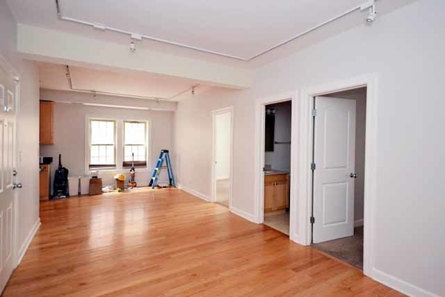 Building Photo - 841 E 52nd St