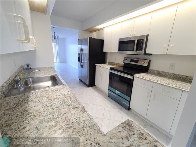 Foto del edificio - 13700 SW 14th St
