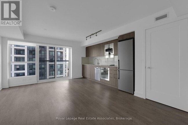 Building Photo - 5 Mabelle Ave