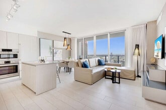Building Photo - 4010 S Ocean Dr