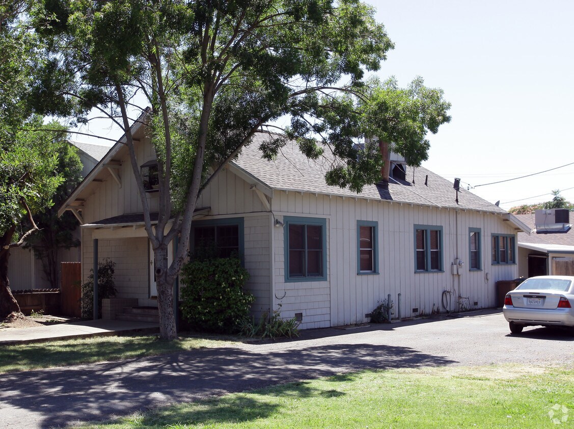 Primary Photo - 434 S Lincoln Way