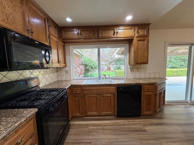 Foto del edificio - 1428 W Calimyrna Ave