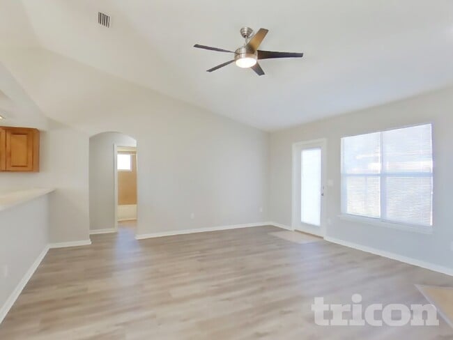 Foto del edificio - 1170 Summer Springs Drive