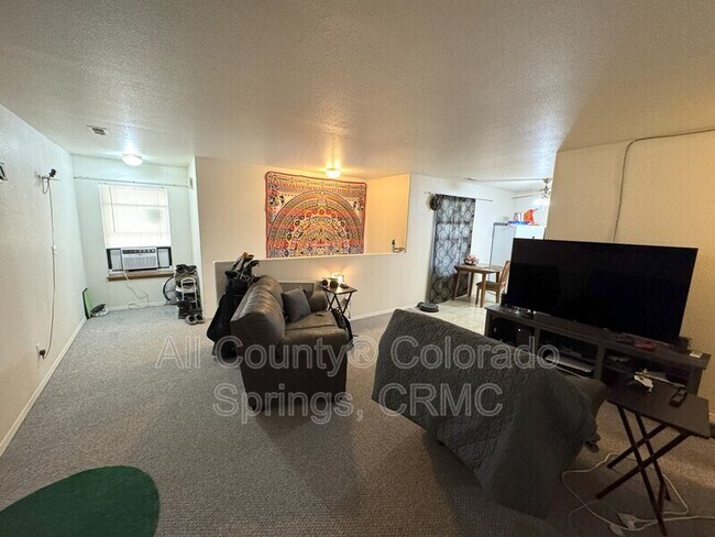 Building Photo - 202 S Empress Dr