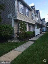 Building Photo - 4705 Grenwich Ln