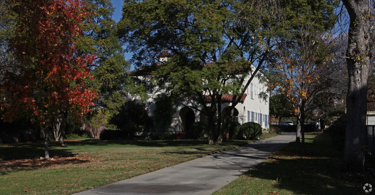 Primary Photo - 641 W Adams Blvd