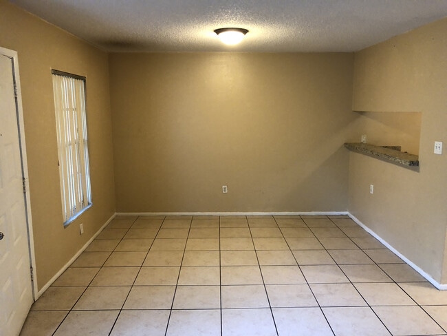 Foto del edificio - 3bed/2bath off 42nd st by USF! Only $1580/...