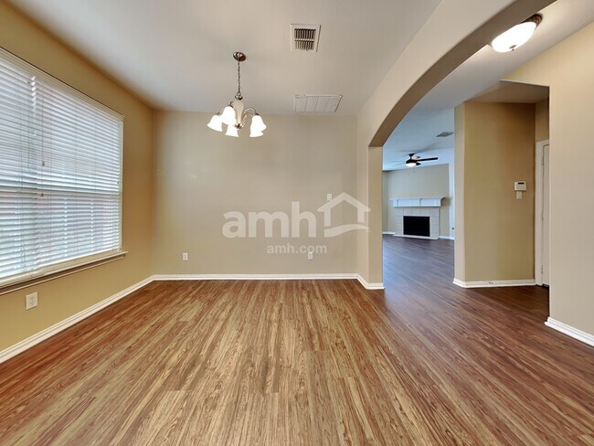 Foto del edificio - 3601 Pendery Lane