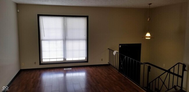 Building Photo - 8803 Balboa Ct