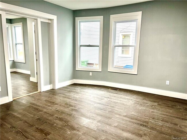 Building Photo - 26 Spring St