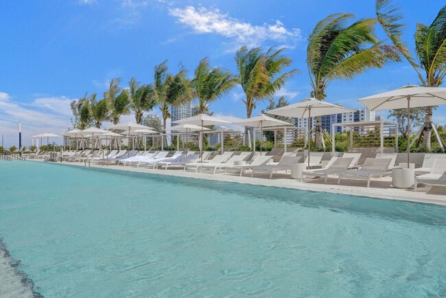 Building Photo - 580 72nd St