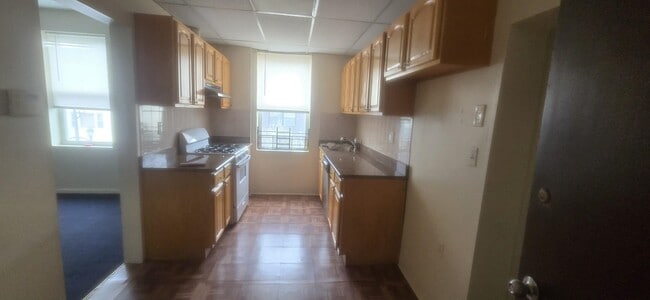 Foto del edificio - 1614 Summit Ave
