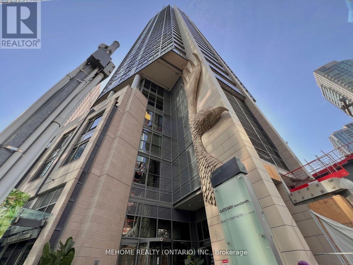 Primary Photo - 1 The Esplanade