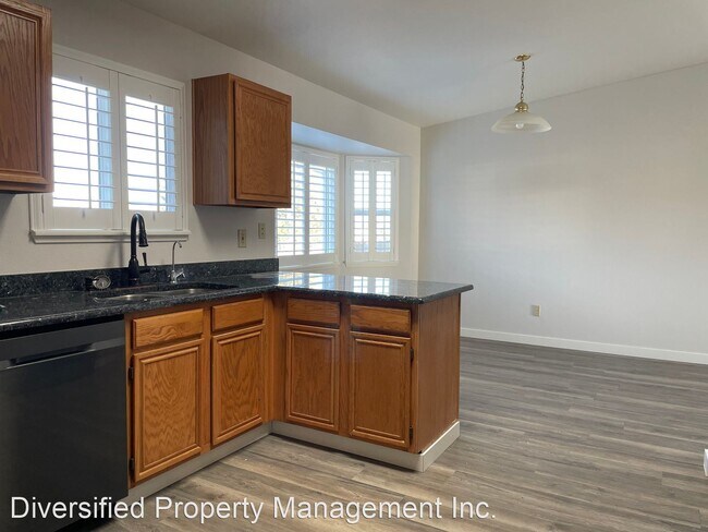 Foto del edificio - 3 br, 2 bath House - 8740 Red Baron
