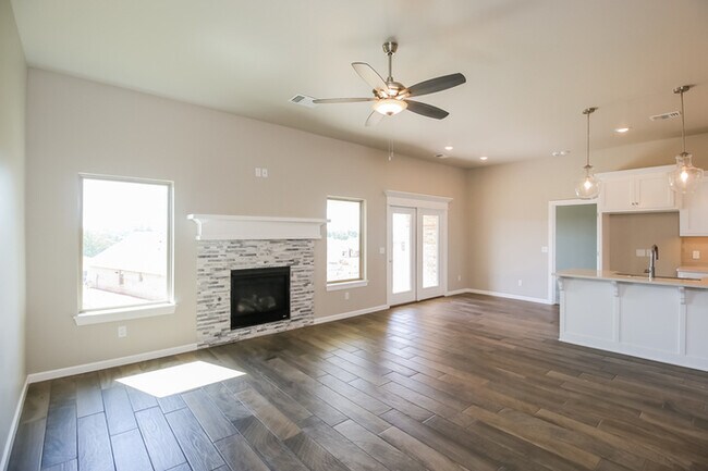 Foto del edificio - Brand NEW home for rent!