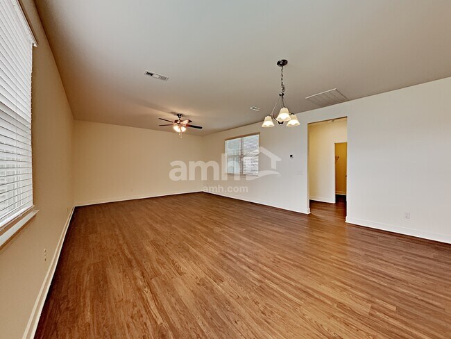 Foto del edificio - 5060 Trailwater Drive