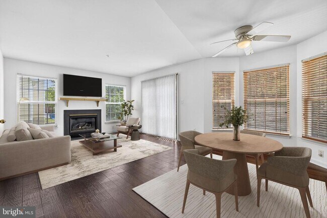 Building Photo - 2103 Sayan Ct
