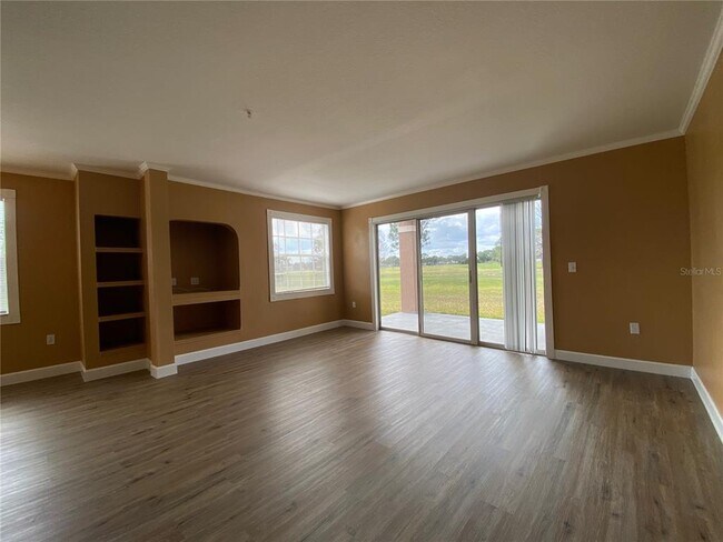 Building Photo - 13827 Fairway Island Dr