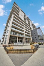 Building Photo - 910 W Huron St