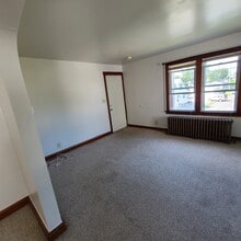 Building Photo - 49 Peace St