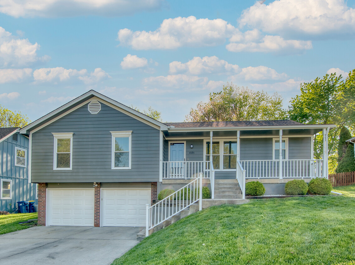 Primary Photo - 1531 Ridgeway Dr