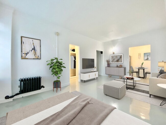 Building Photo - La Marquise