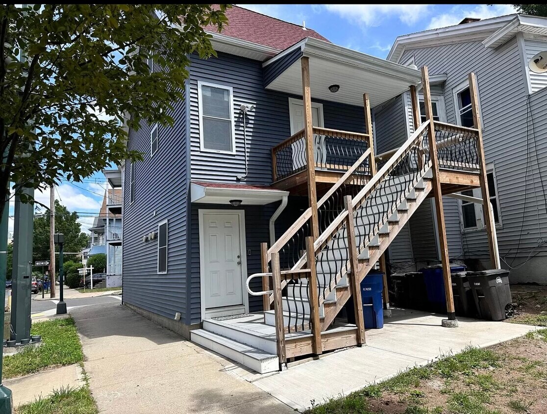 Primary Photo - 93 Winchester Ave