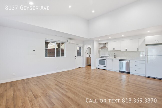 Foto del edificio - 8137 Geyser Ave