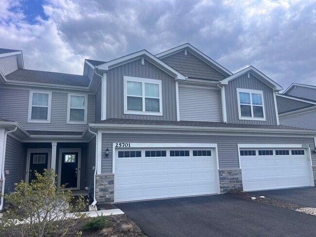 Building Photo - 25701 W Yorkshire Dr