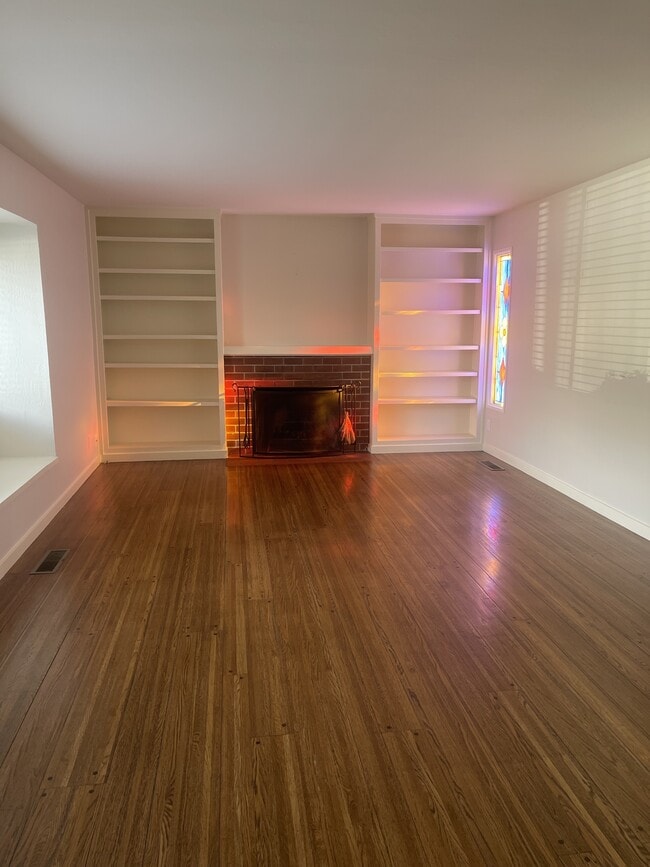 Building Photo - 627 S P St