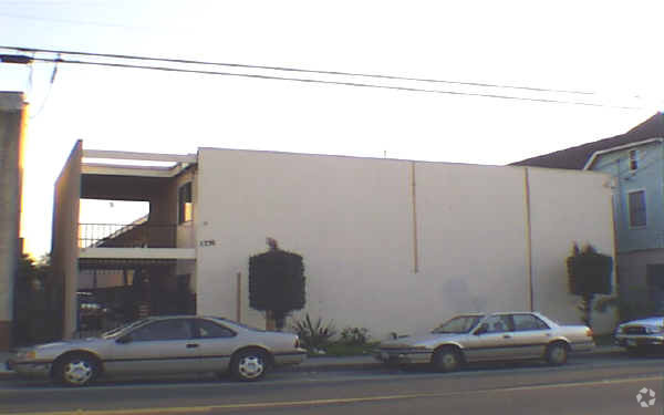 Building Photo - 4th Street Apartments