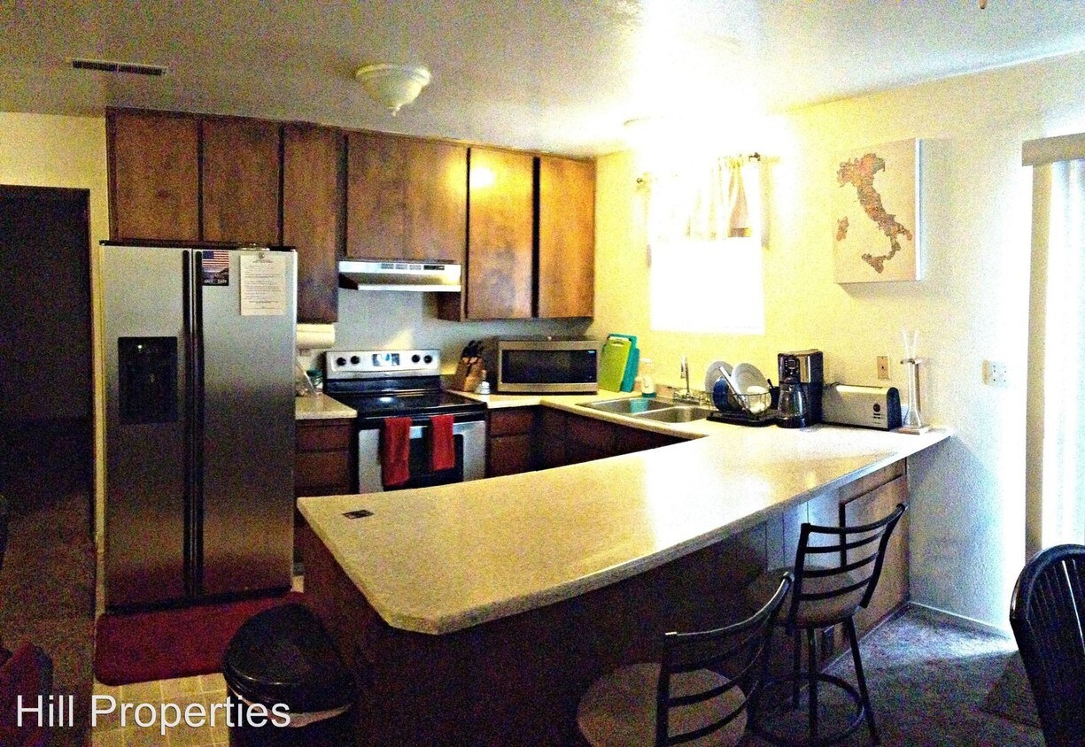 Primary Photo - 642 W 1st Ave
