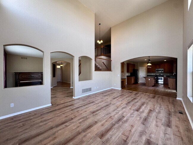 Foto del edificio - 7031 S Oak Hill Cir
