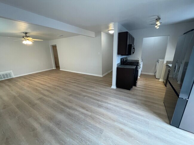 Foto del edificio - 7201 Grand Canyon Dr