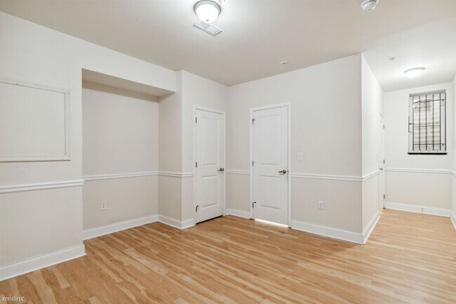 Foto del edificio - 4 br, 4 bath 4plex - 1712 CECIL B MOORE AV...