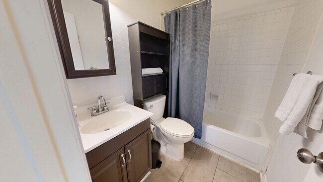 Foto del edificio - 12827 Independence Ave