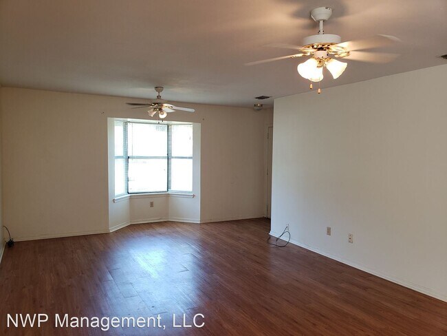 Building Photo - 2 br, 1 bath House - 10710 Kiamichi