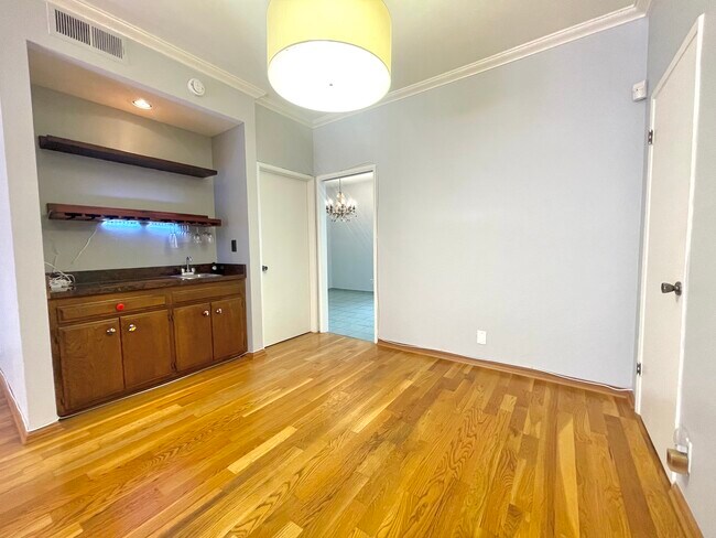 Foto del edificio - 5139 Balboa Blvd