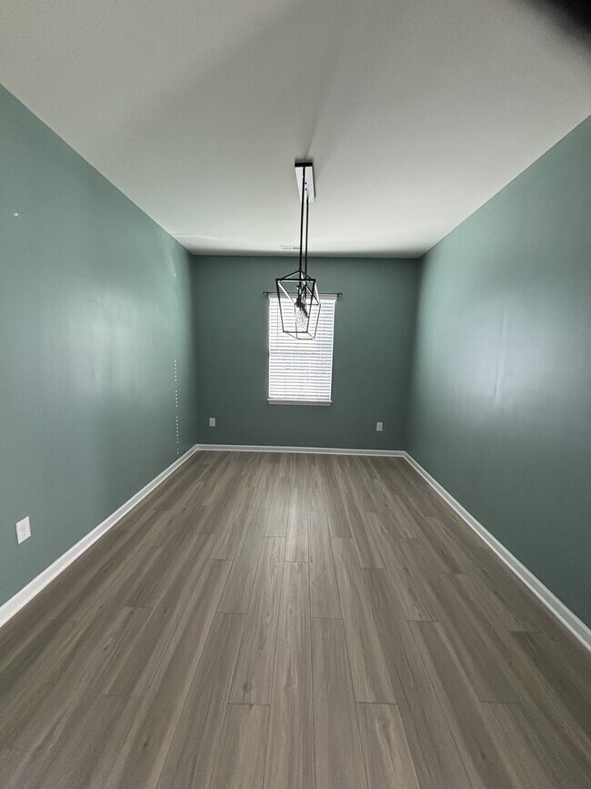 Foto del edificio - 145 Relict Dr