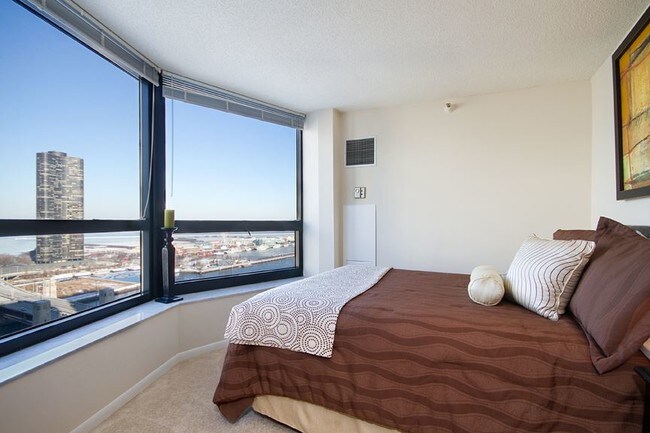 Foto del edificio - 155 N Harbor Dr
